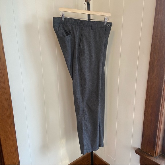 Under Armour UA Gray Flat Front Activewear Chino Golf Pant Men 34x31 (Tag 36x32) - Picture 6 of 6